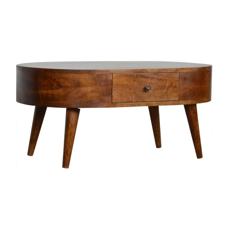 Tavolino in finitura castagna · L 85 × P 55 × H 40 cm